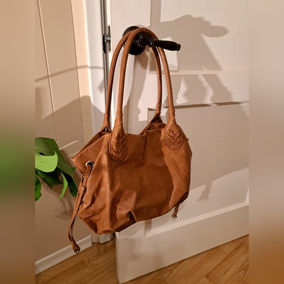 Roxy Shoulder Bag - Picture 3 of 5